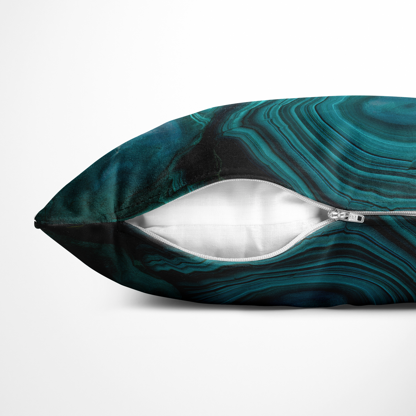 マラカイト天然石柄クッション-Teal Green Malachite【IIRIDO (イリド)- 石のない石屋】